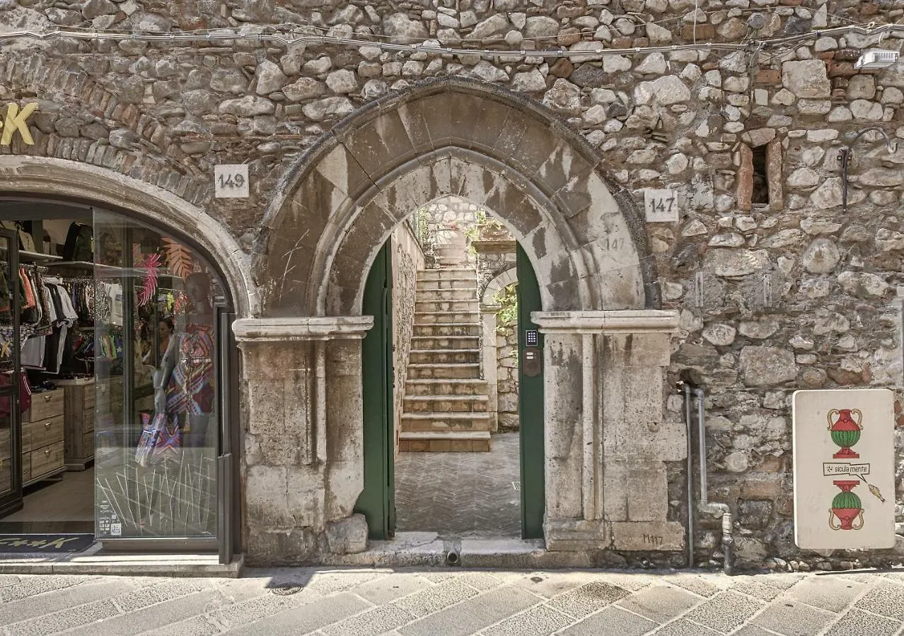 Relais 147 - Luxury B&B Taormina Bed & Breakfast